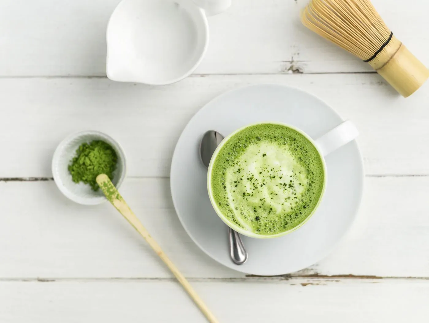 Matchaflix matcha latte preparation